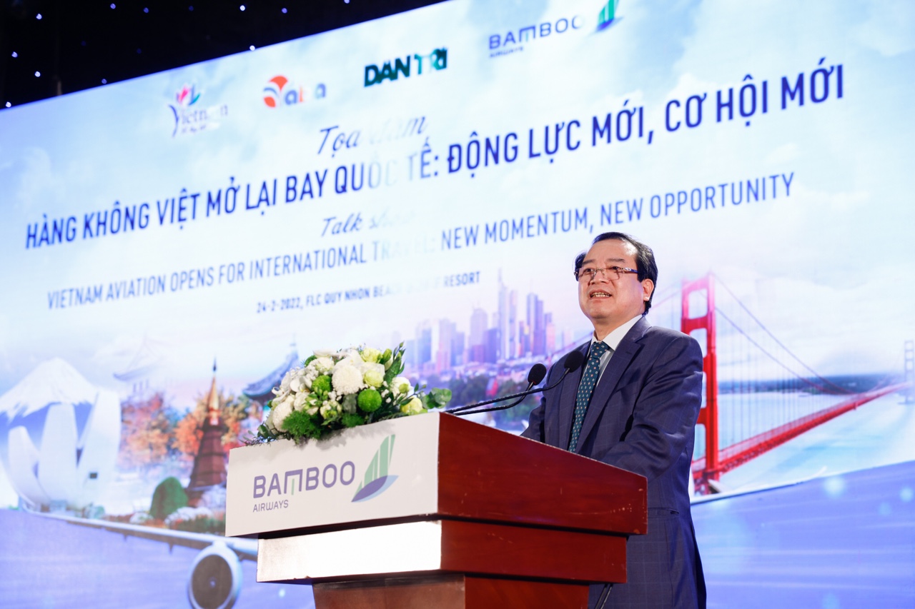 Ông Hà Văn Siêu - Phó Tổng cục trưởng Tổng cục Du lịch phát biểu tại Tọa đàm